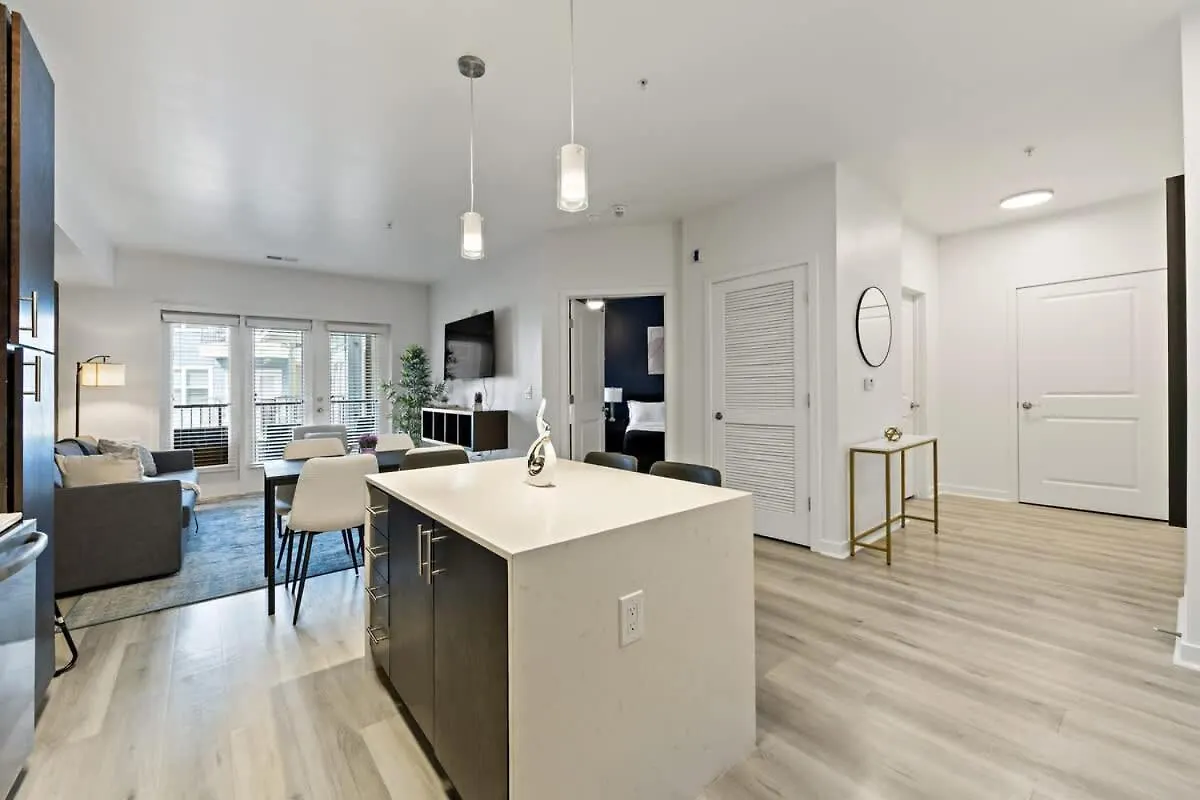 Apartament Unique 1Bd - 5 Min Dt, Gym, Parking, W-D - Sleeps 6 Charlotte